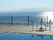 Pool mit Meerblick im Albatroz Beach Club auf Madeira