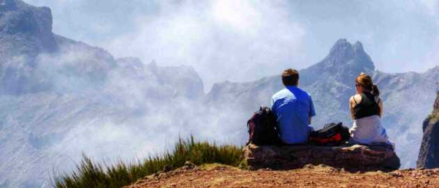 Gipfel Wandern auf Madeira: Atemberaubende Aussichten in die Ferne