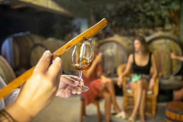 Weinverkostung auf der 1 Woche Mietwagen RUndreise Madeira
