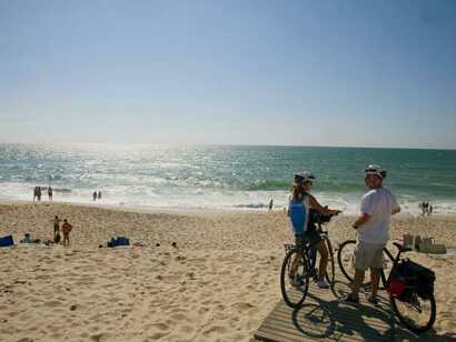 Typisch-portugal-berge-und-meer