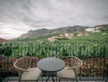 grüne Aussicht vom Balkon über Camara de Lobos und die Bananenplantagen