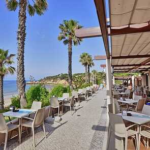 GRSE Restaurantterrasse mit Meerblick