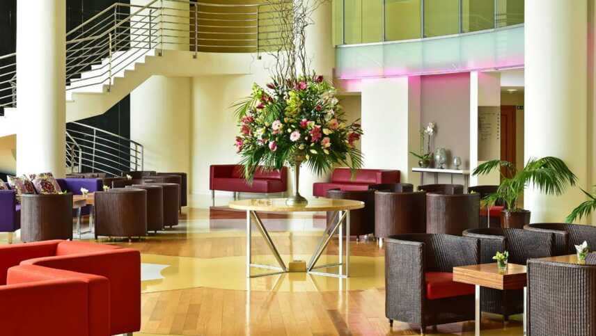 4-star-hotel-madeira-lobby