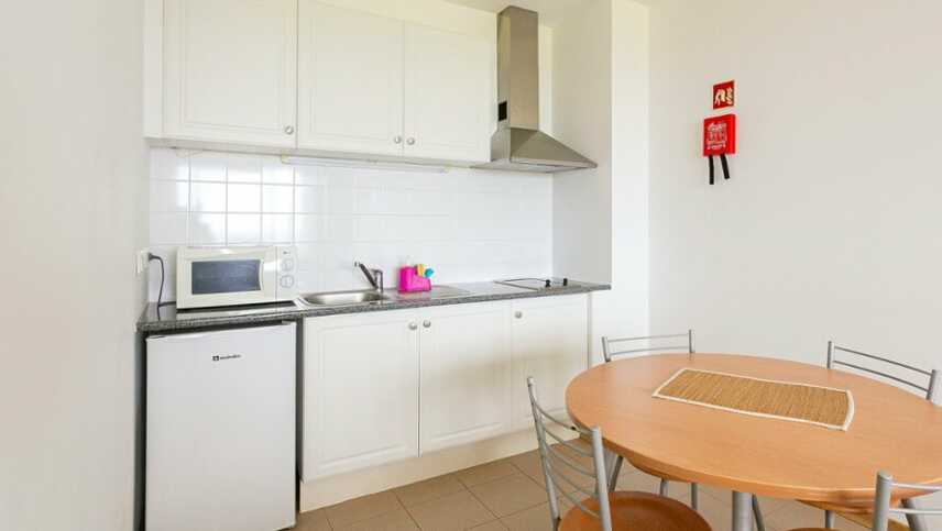 Apartment-kitchenette