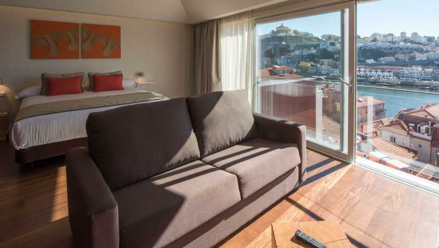 Carris-porto-ribeira-hotel-porto-ribeira-suite-porto-2