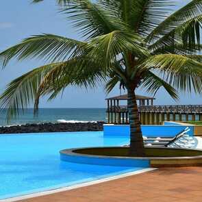 5-star-hotel-sao-tome-pool2