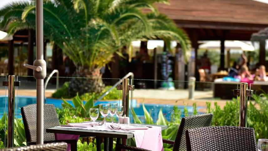 8-all-inclusive-hotel-porto-santo-luigi-restaurant-2