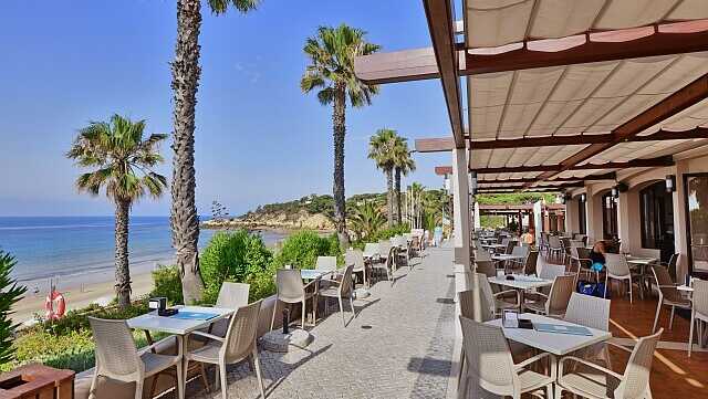 GRSE Restaurantterrasse mit Meerblick