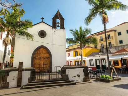 Capela-de-s-tiago-menor1-digital-travel-couple