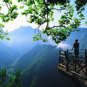 Madeira-trekking-balkon-mit-spektakulaeren-aussichten