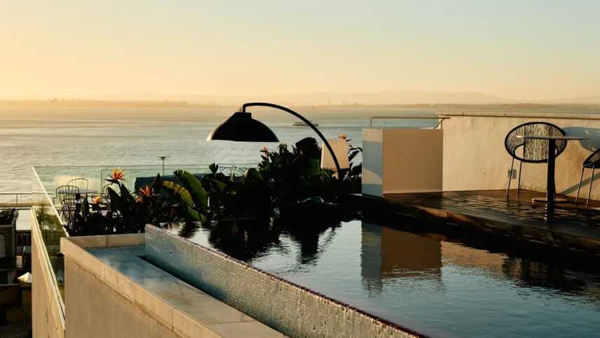 Portugal-lissabon-memmo-alfama-hotel-terrasse-abend