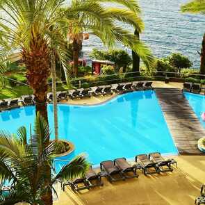 4-star-hotel-madeira-pool