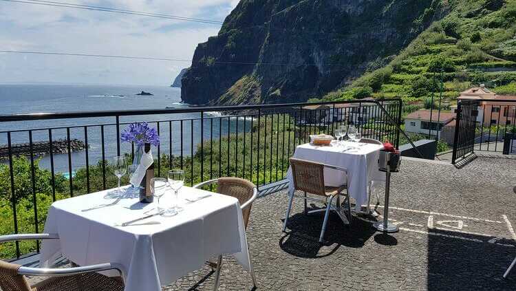 Casa-da-capelinha-terrasse-meerblick-2023