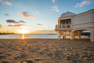 Der La Caleta Strand in Cadiz