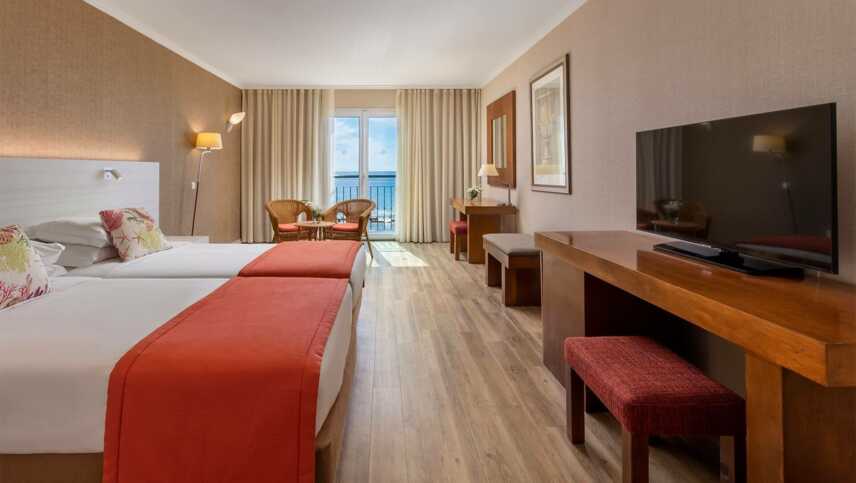 Room-seaview-1