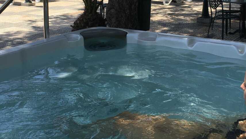 20 Jacuzzi web 4000