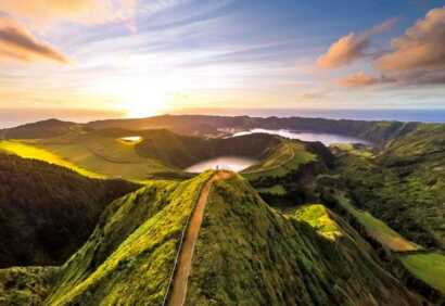 Der Kratersee "Sete Cidades" auf der Azoren Hauptinsel Sao Miguel: eine Sehenswürdigkeit, die Sie auf Ihrer Azoren Rundreise nicht verpassen sollten