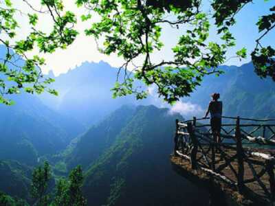 Die schönsten Wandertouren durch Madeira: Trekking mit Gepäcktransport