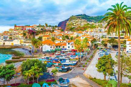 Im romantischen Fischerörtchen Camara de Lobos sollten Sie während Ihrer Madeira Rundreise unbedingt einen Stop einplanen.