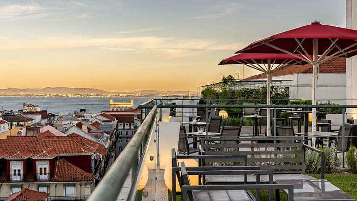 Portugal-lissabon-hotel-chiado-rooftop-1