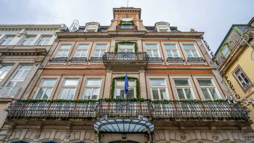 Portugal-porto-norte-grande-hotel-do-porto-fassade