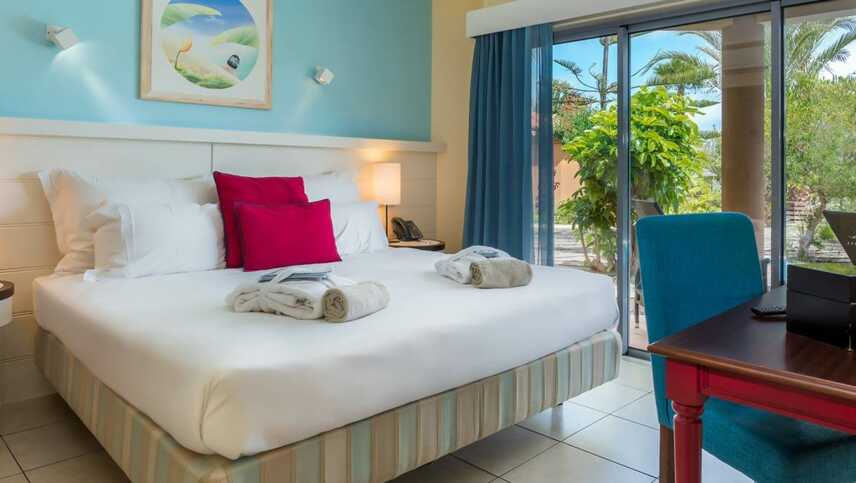 16-all-inclusive-hotel-porto-santo-pool-villa-1