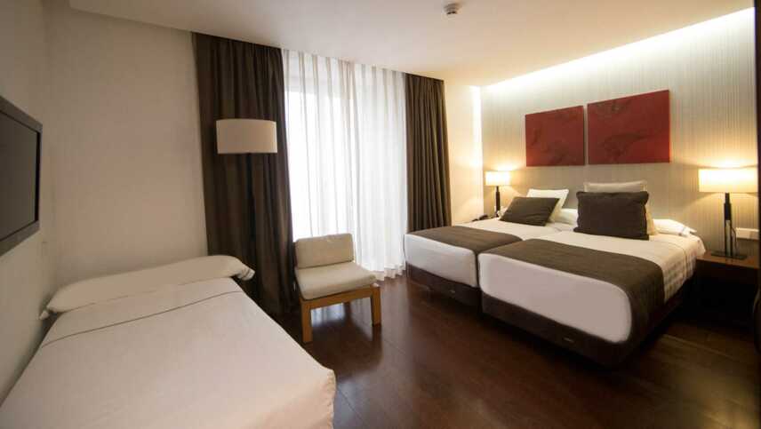 Carris-porto-ribeira-hotel-triple-room-carris-porto-ribeira-1