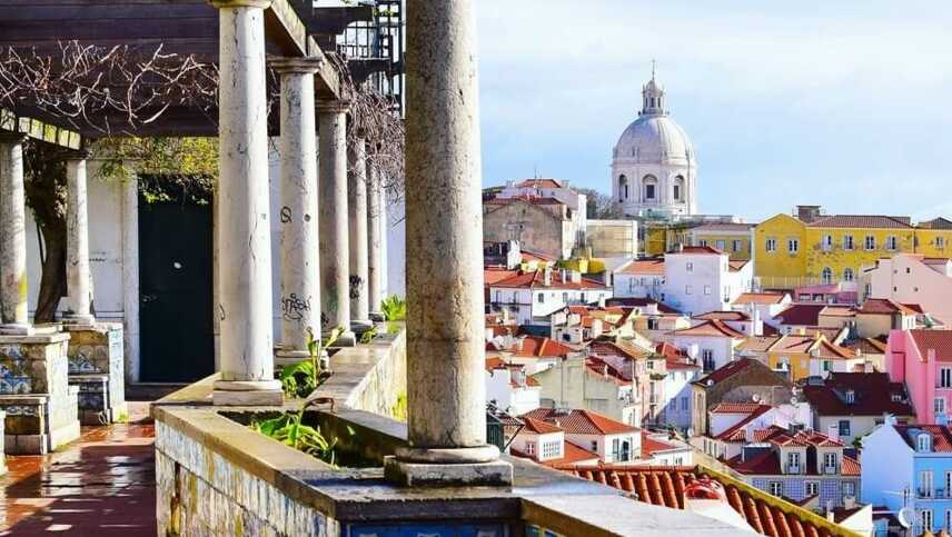 Portugal-lissabon-hotel-heritage-janelas-verdes-balkon-blick