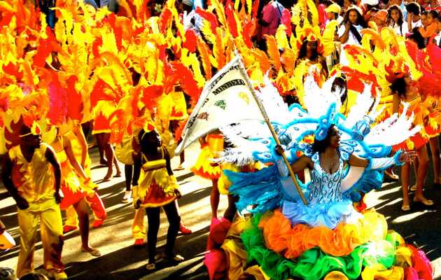 Erleben Sie den Carneval in Mindelo bei einer Kapverden Reise