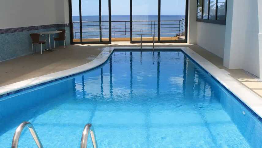 Hotel-cais-da-oliveira-galleryindoor-pool-2