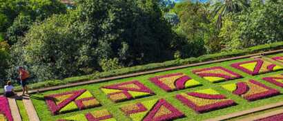 Geometrisch angelegte Blumenf- und Pflanzenfelder im Jardim Botanico in Funchal, auf Madeira