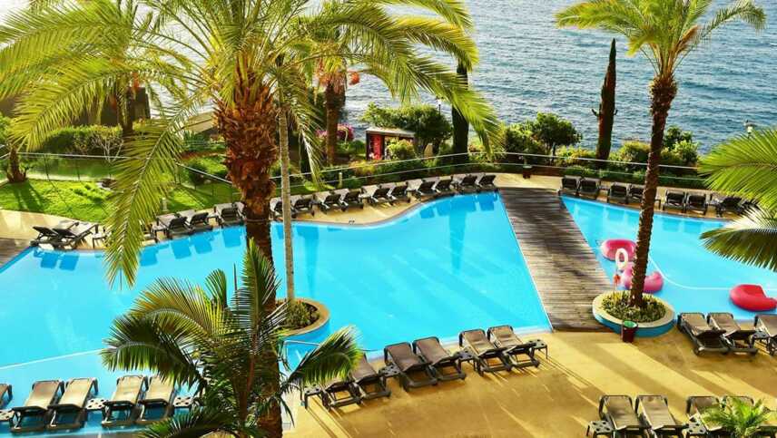 4-star-hotel-madeira-pool