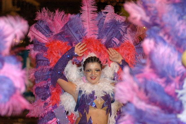 Karneval auf Madeira ein Fest mit Musik, Tanz und fantastischen Darbietungen