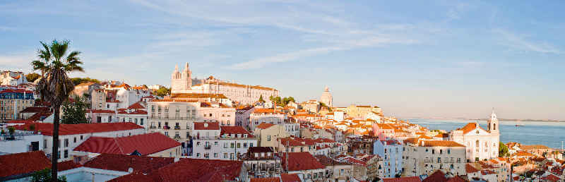 Der Blick auf den Tejo prägt die Stadt Lissabon und ihre Sehenswürdigkeiten